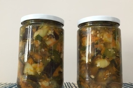 Фото к рецепту: Закуска из баклажанов и кабачков на зиму