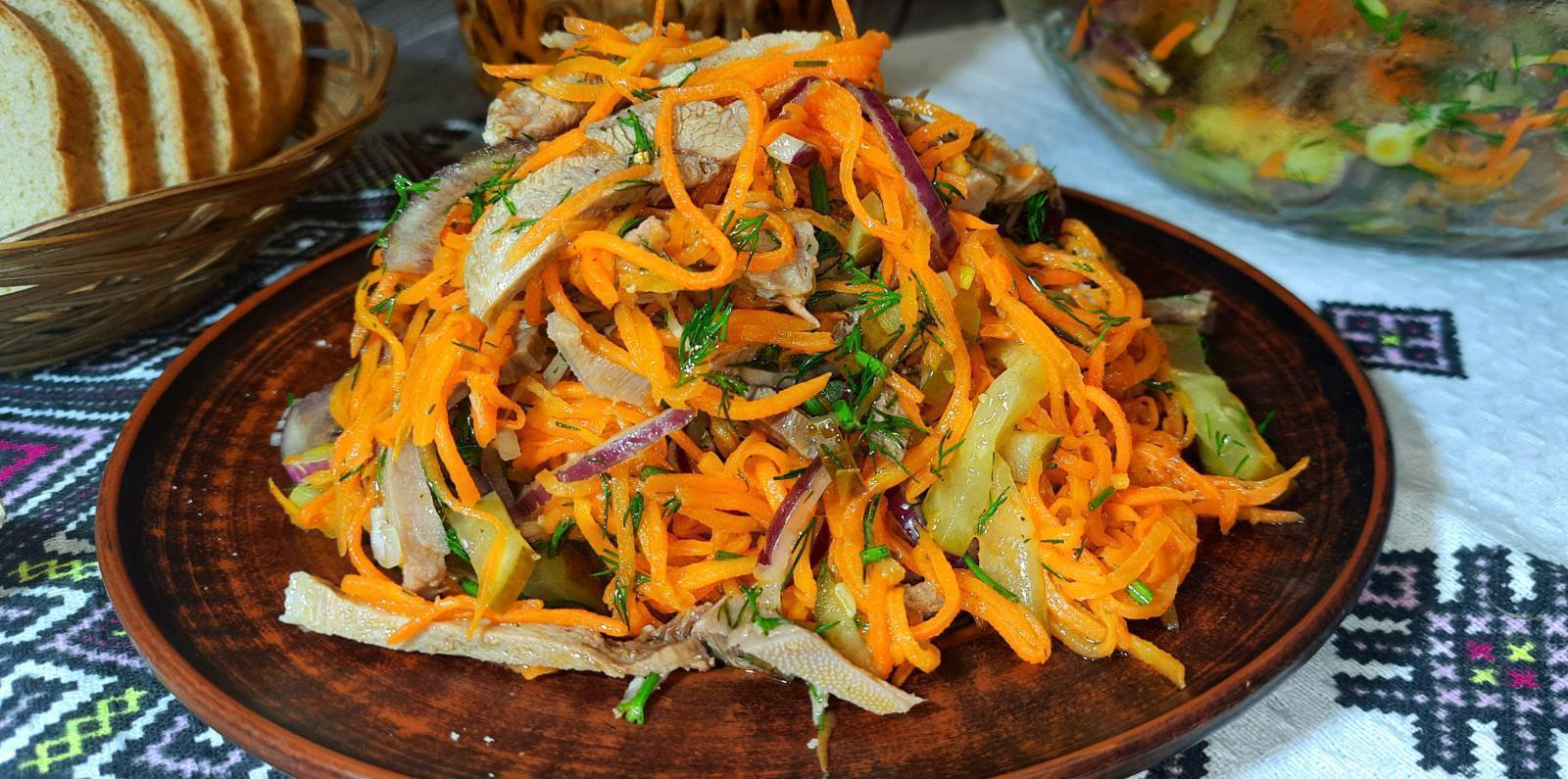 20 простых и очень вкусных салатов с говяжьим языком