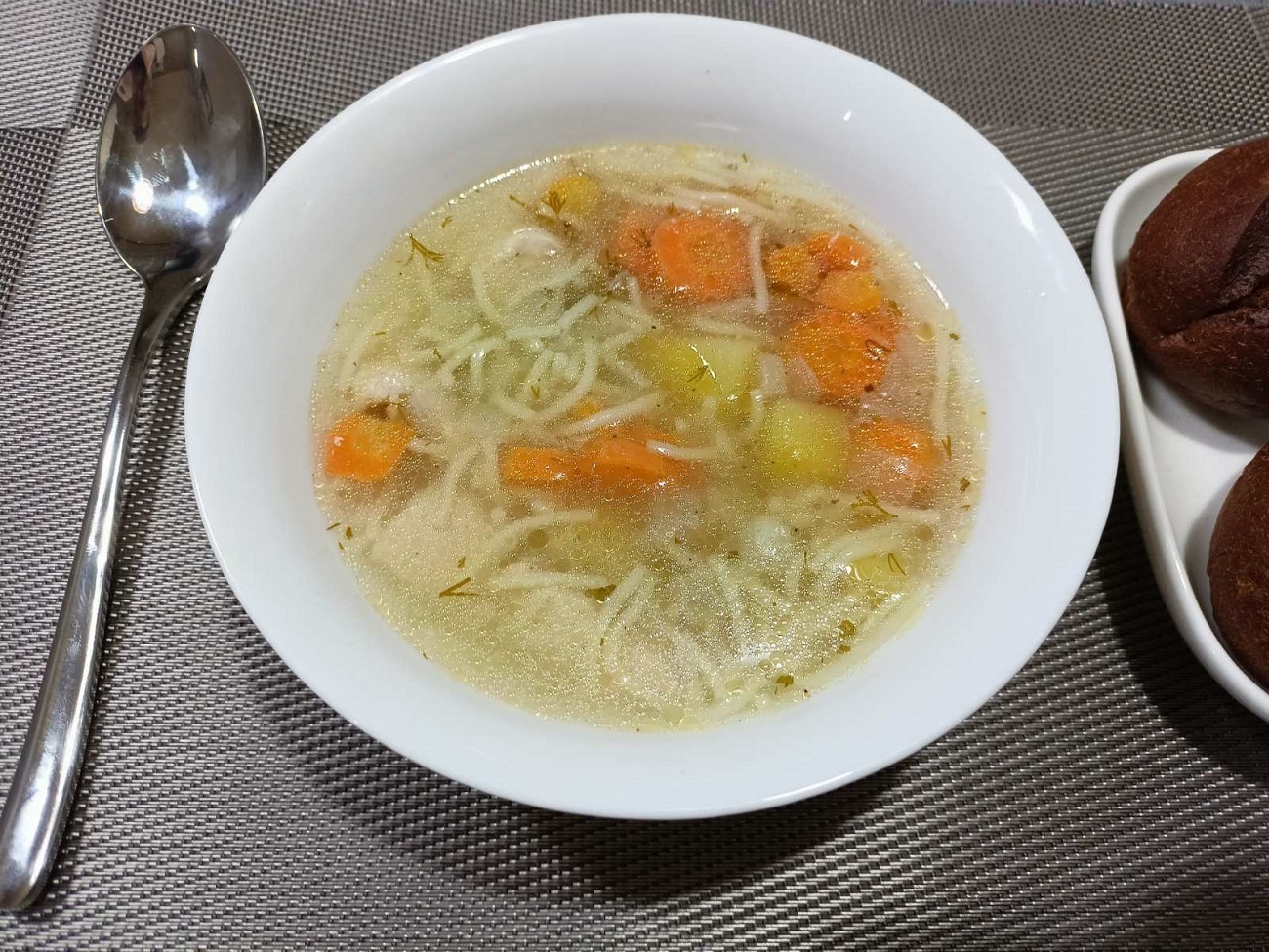 Лапшичный суп с курицей