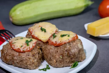 Котлеты из смешанного мясного фарша в духовке, по-домашнему