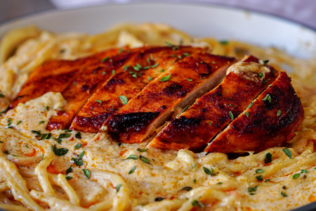 Паста с курицей в сливочном соусе - пошаговый рецепт с фото и видео от Всегда Вкусно!
