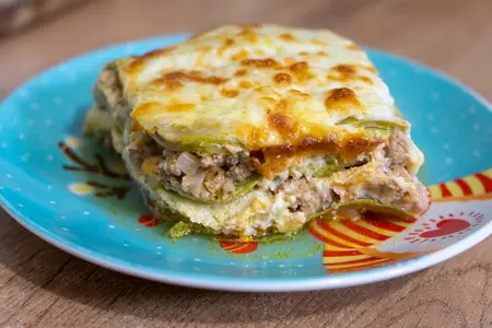 Мясная запеканка с кабачками