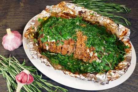 Свиная шея запечённая в фольге под кипящим маслом