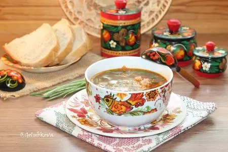 Щи со свиными ребрышками и курицей