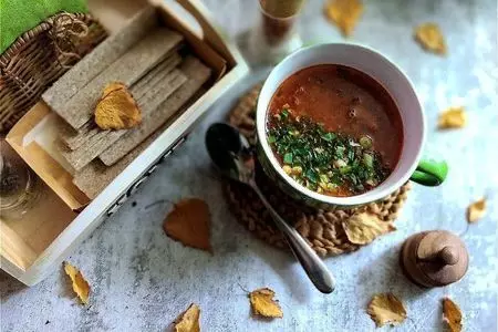 Суп из кильки в томате с овощами