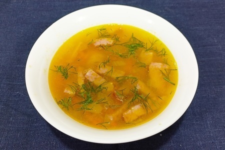 Фото к рецепту: Гороховый суп с ветчиной