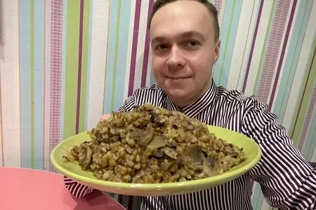 Гречневая каша с грибами и луком