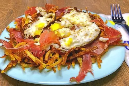 Huevos rotos (уевос ротос - разбитые яйца)