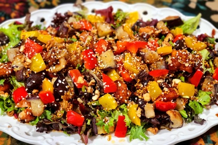 Фото к рецепту: Теплый азиатский салат