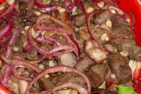 Перигорский салат с куриной печенкой