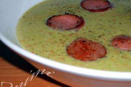 Фото к рецепту: Овощной суп-пюре с колбасками