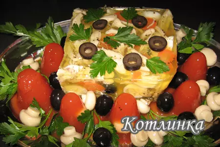 Заливная курочка с желе "кровавая мери"