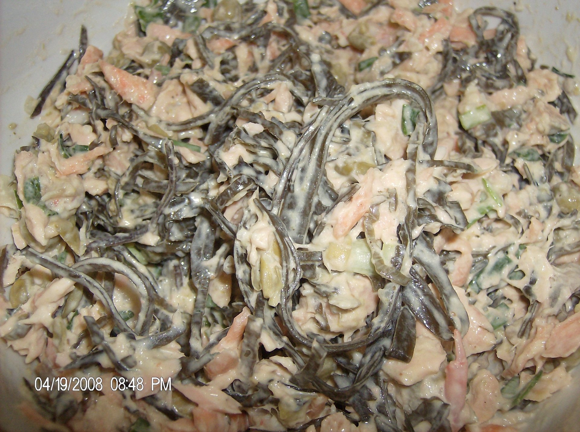 Как приготовить Салат с морской капустой, мясом криля и сухариками