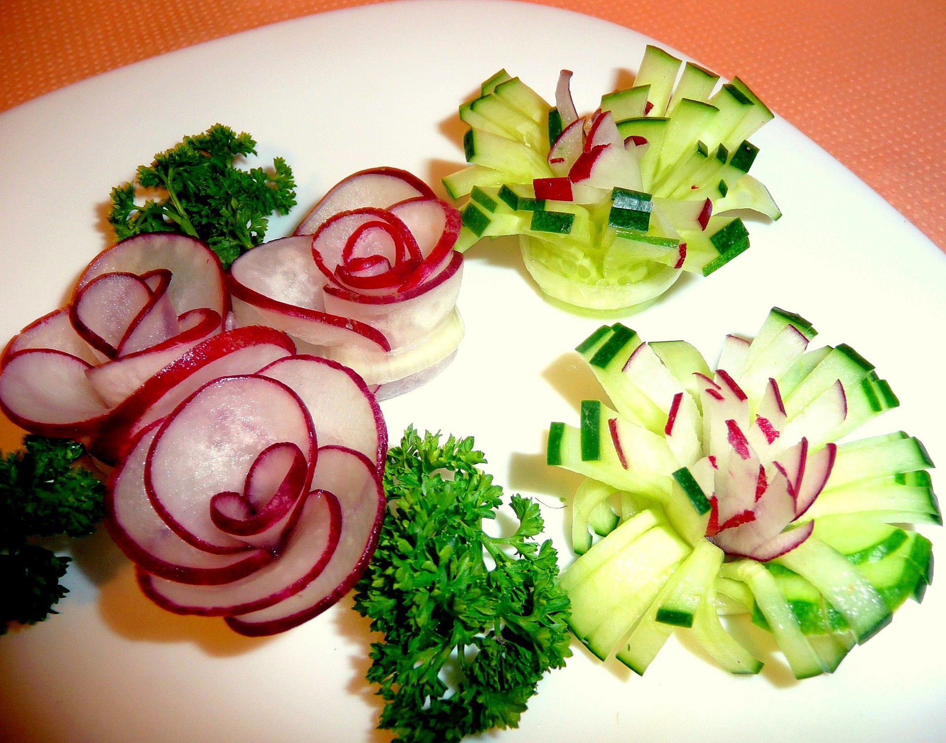 Украшения для салатов из овощей своими руками для начинающих (76 фото)