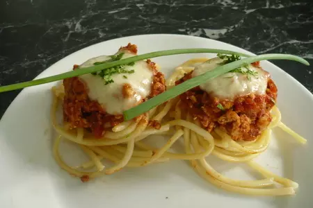 Spaghetti bolognese-гнездышки