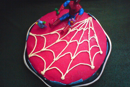 Фото к рецепту: Торт "человек паук"