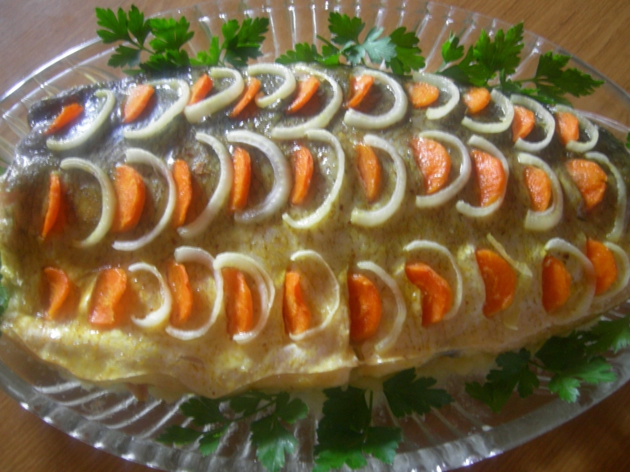 Чем и как украсить на тарелке рыбу кефаль