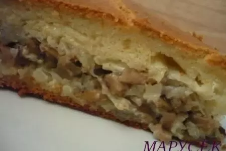 Пирог заливной с сыроежками и картошкой