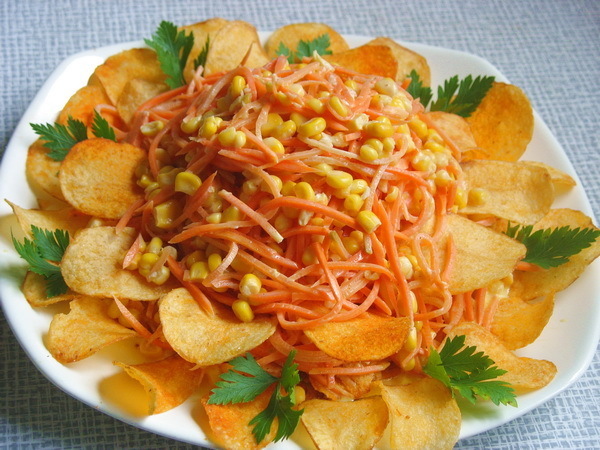 Рецепт: Крабовый салат - С пекинской капуcтой и чипсами
