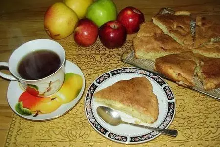 Шарлотка с яблоками