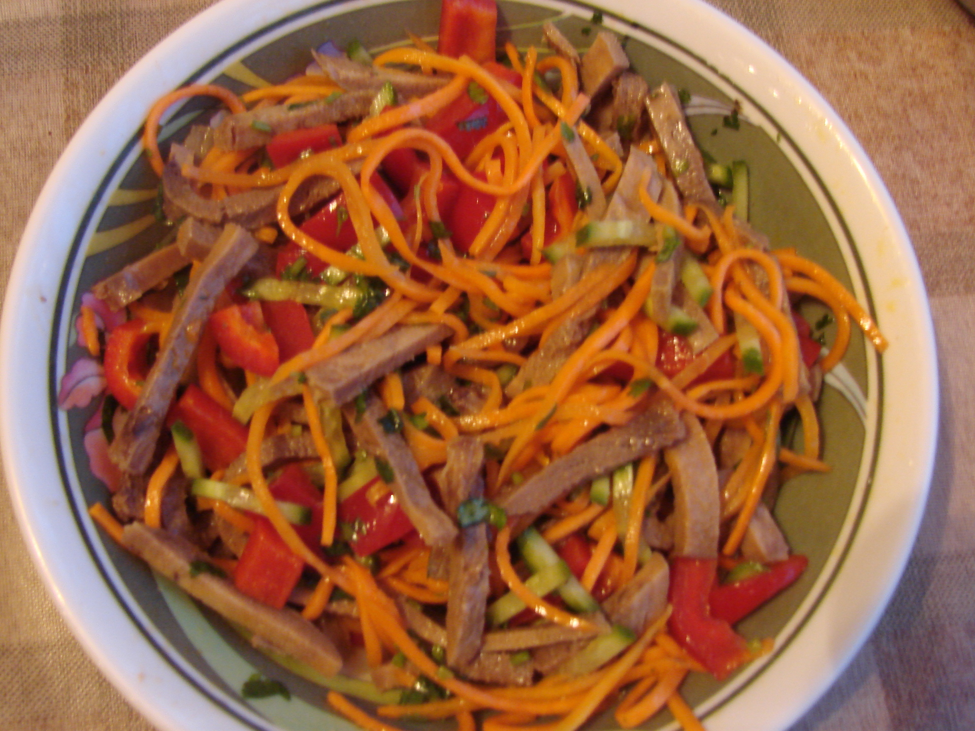 Салат из говядины с морковью по-корейски и болгарским перцем