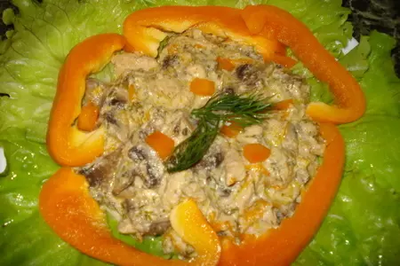 Куриная грудка с овощами,тушенная в сливках