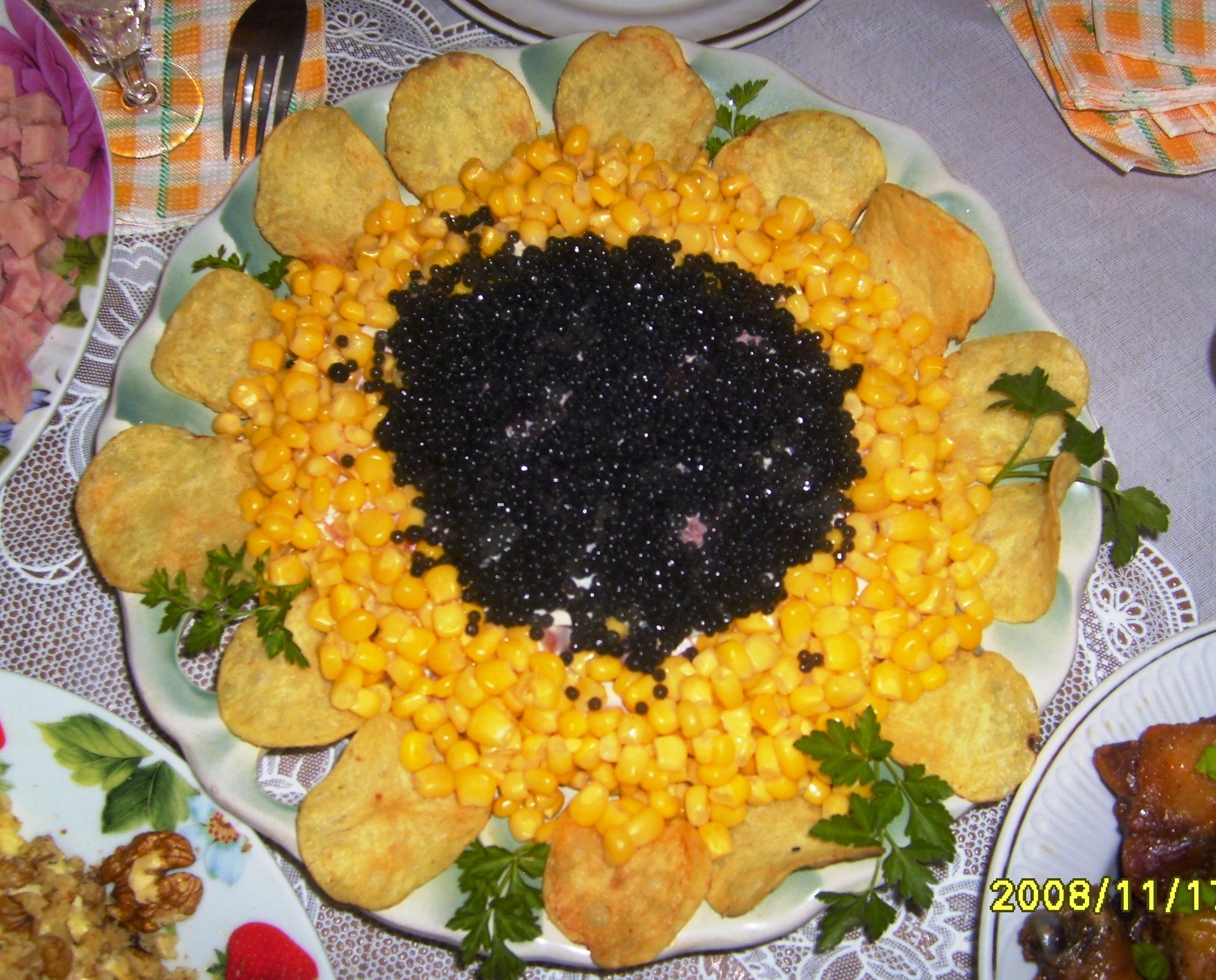 Салат с чипсами и кукурузой - рецепт с фото пошагово