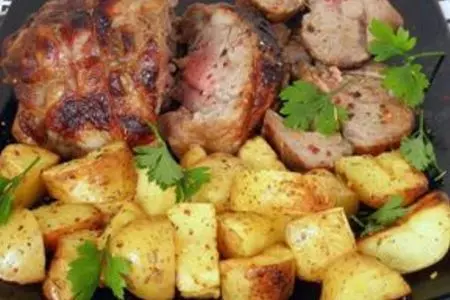 Roast lamb с печеной картошкой