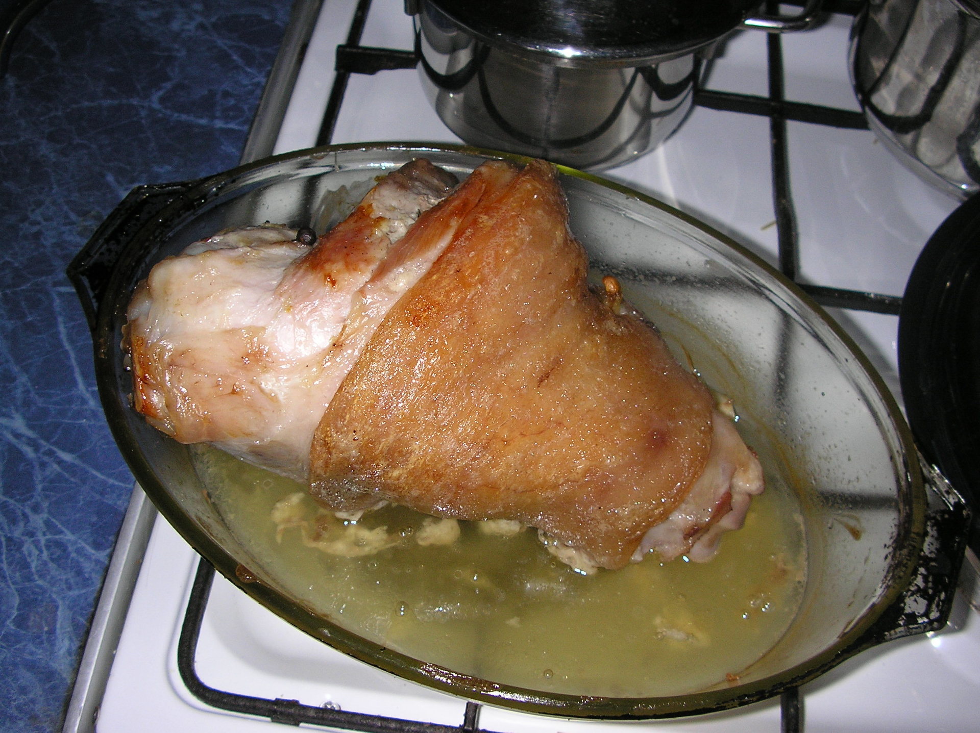 Рулька в утятнице в духовке свиная