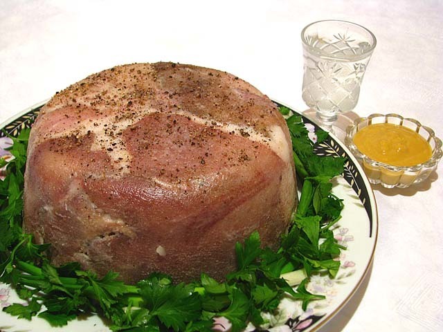 Как приготовить холодец из свиной головы по пошаговому рецепту с фото