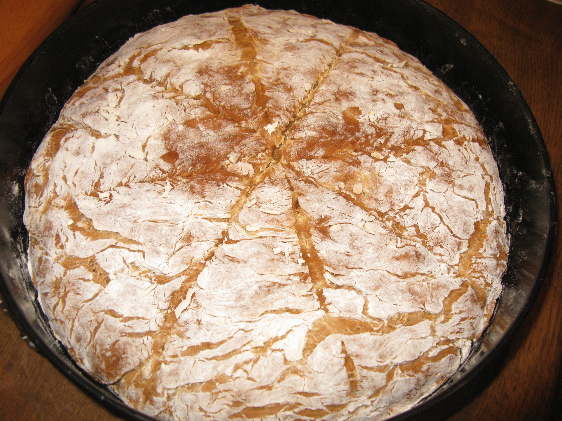 Ароматный и пышный: домашний хлеб на кефире