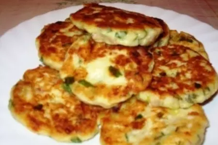 Сырники с беконом и зеленым луком