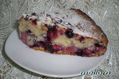 Рецепт: Бисквитный пирог с ягодами