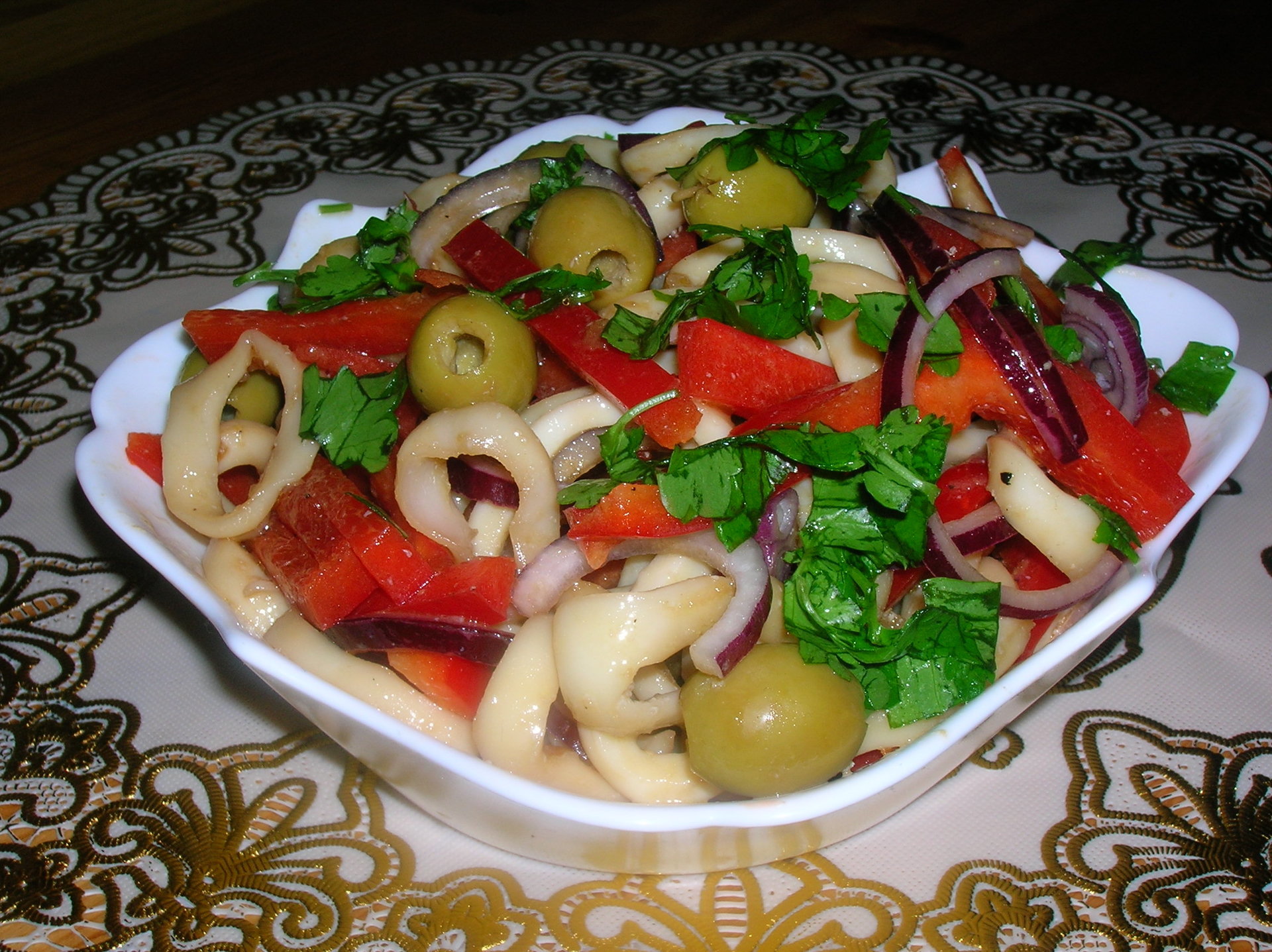 Салат из кальмаров и болгарского перца