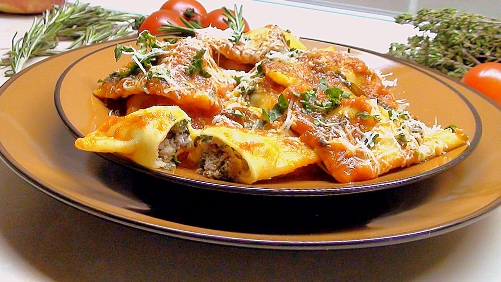 Равиоли с говядиной в курином бульоне рецепт – Итальянская кухня: Паста и пицца. «Еда»