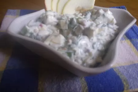 Соус из зелёного лука с укропом и яблоком