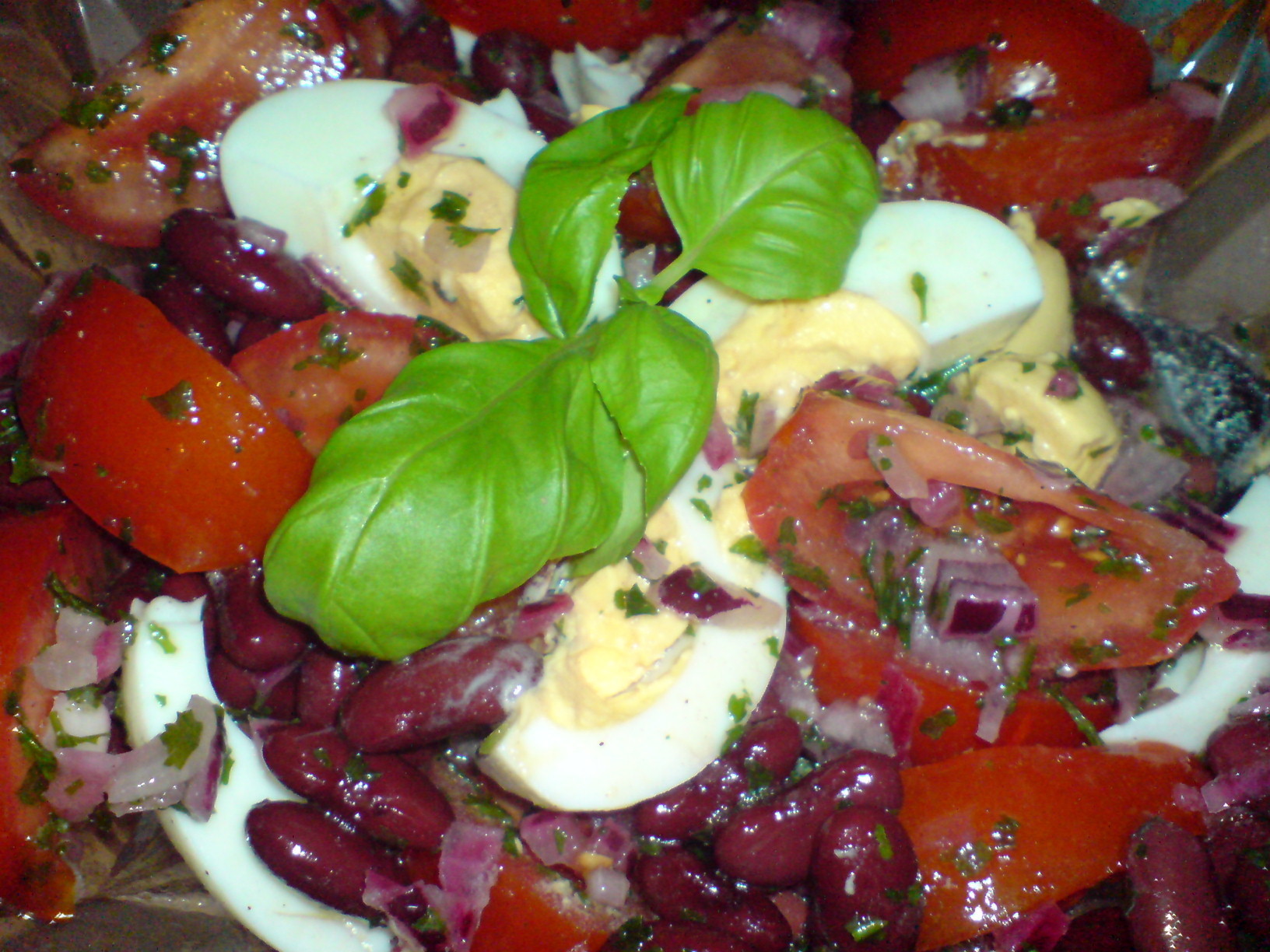 4 простых и вкусных рецепта салата с фасолью в томатном соусе