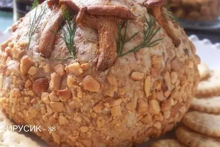 Holiday mushroom cheese ball / праздничный грибной шар.