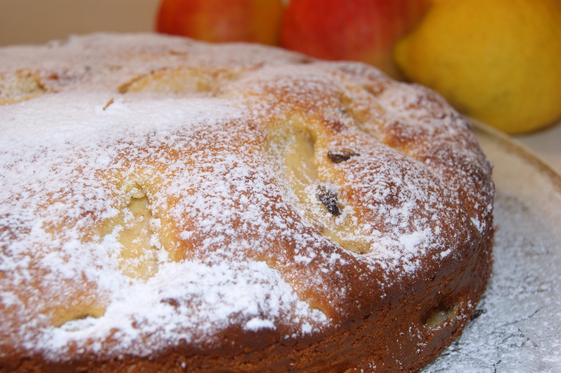 Пирог на ряженке с яблоками