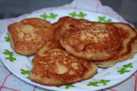 Сочные оладьи с мясом и овощами