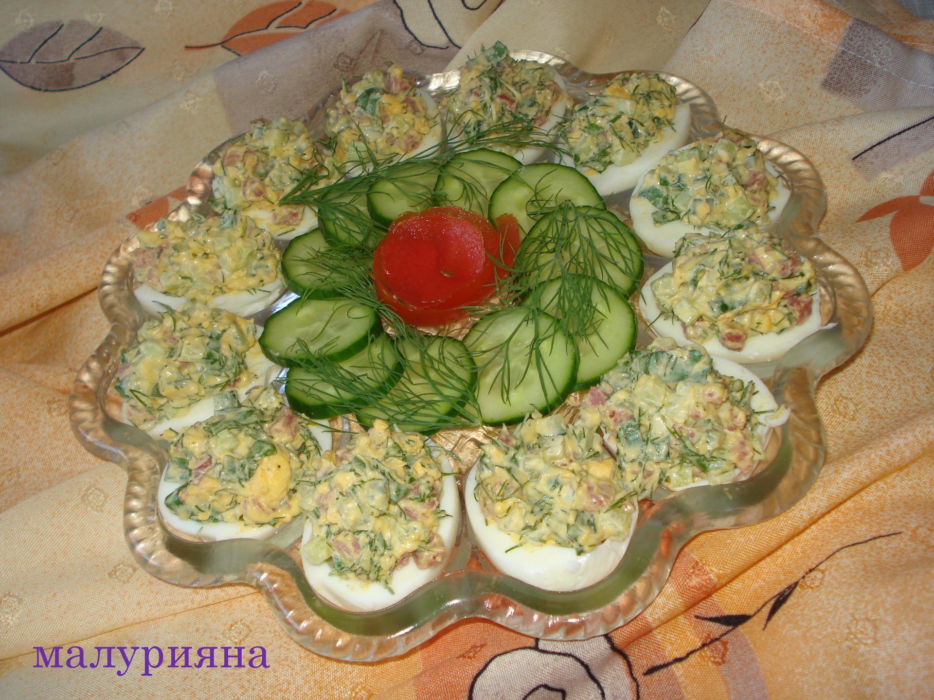 Яйца фаршированные беконом жареным и сыром рецепт с фото