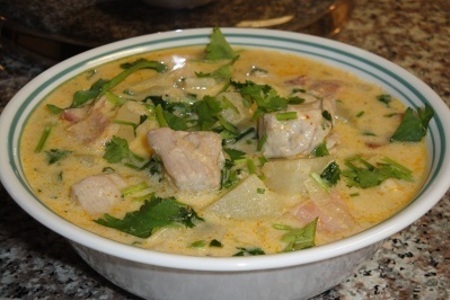 Рыбный суп с красным карри