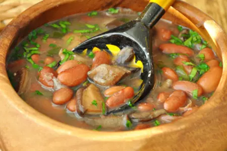 Тосканский грибной суп с фасолью (zuppa di fagioli e funghi)