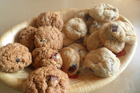Фото к рецепту: Печенье овсяное двух видов