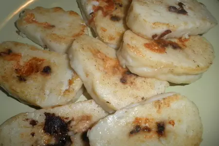 Картофельный рулет с грибами и сыром