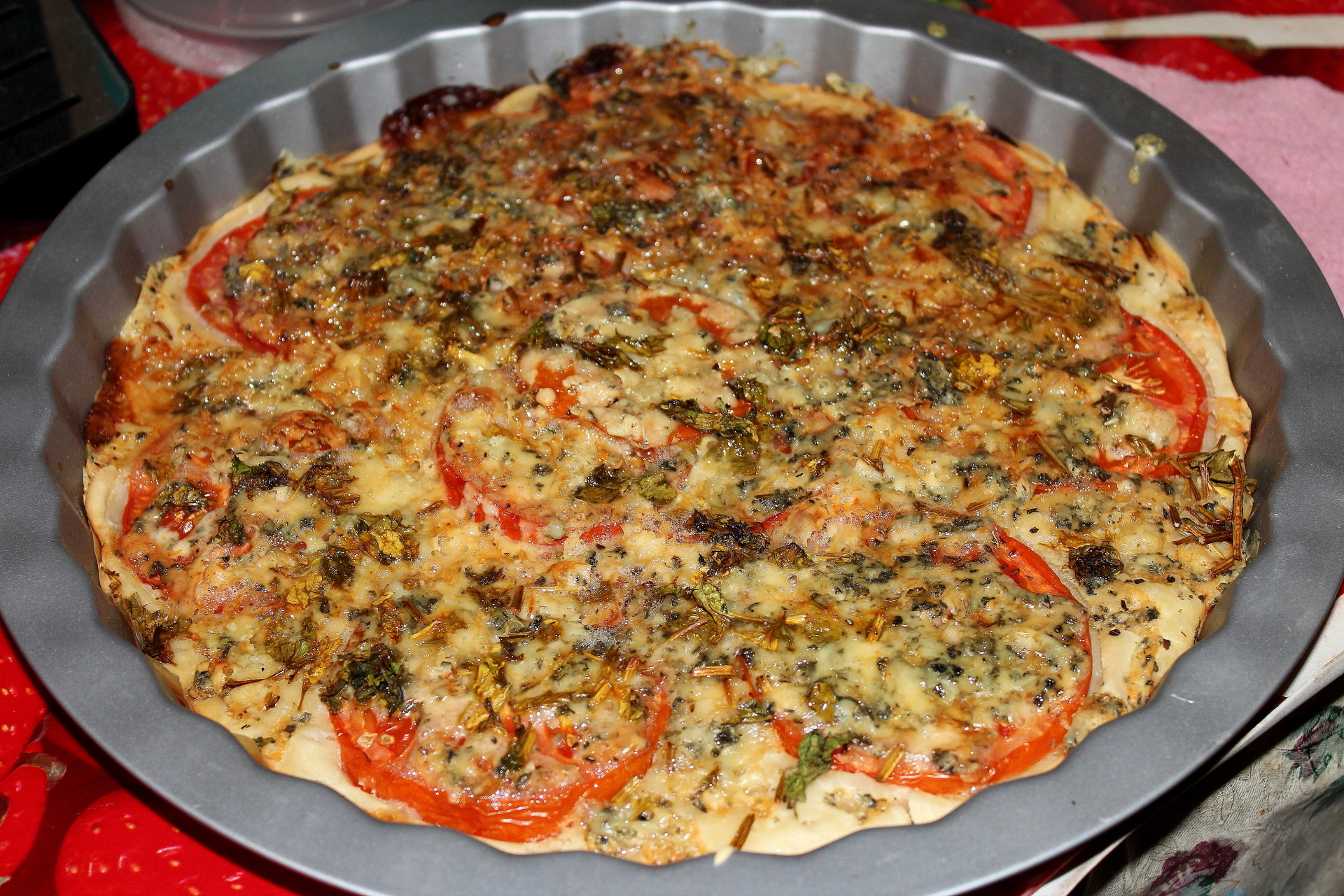 рецепт приготовления пиццы с колбасой сыром и помидорами фото 93